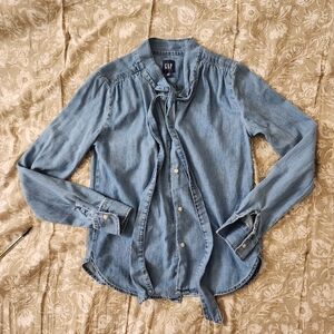 GAP Light Blue Denim Shirt XXS long Sleeve Button Up Tie Neck